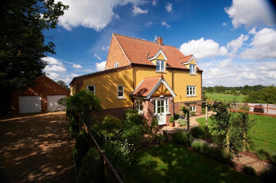 East Harling Sunset House Bed And Breakfast المظهر الخارجي الصورة